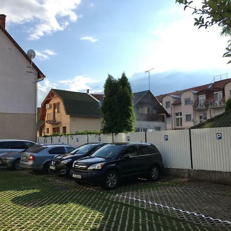 Zoli Apartmanok-Anna Koelcsey 32 Hajdúszoboszló Buitenkant foto
